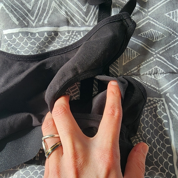 Momcozy Hands-Free Pumping Bra - Picture 3 of 7